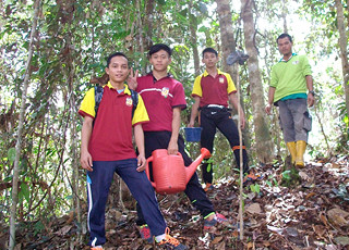 青少年研修プログラム